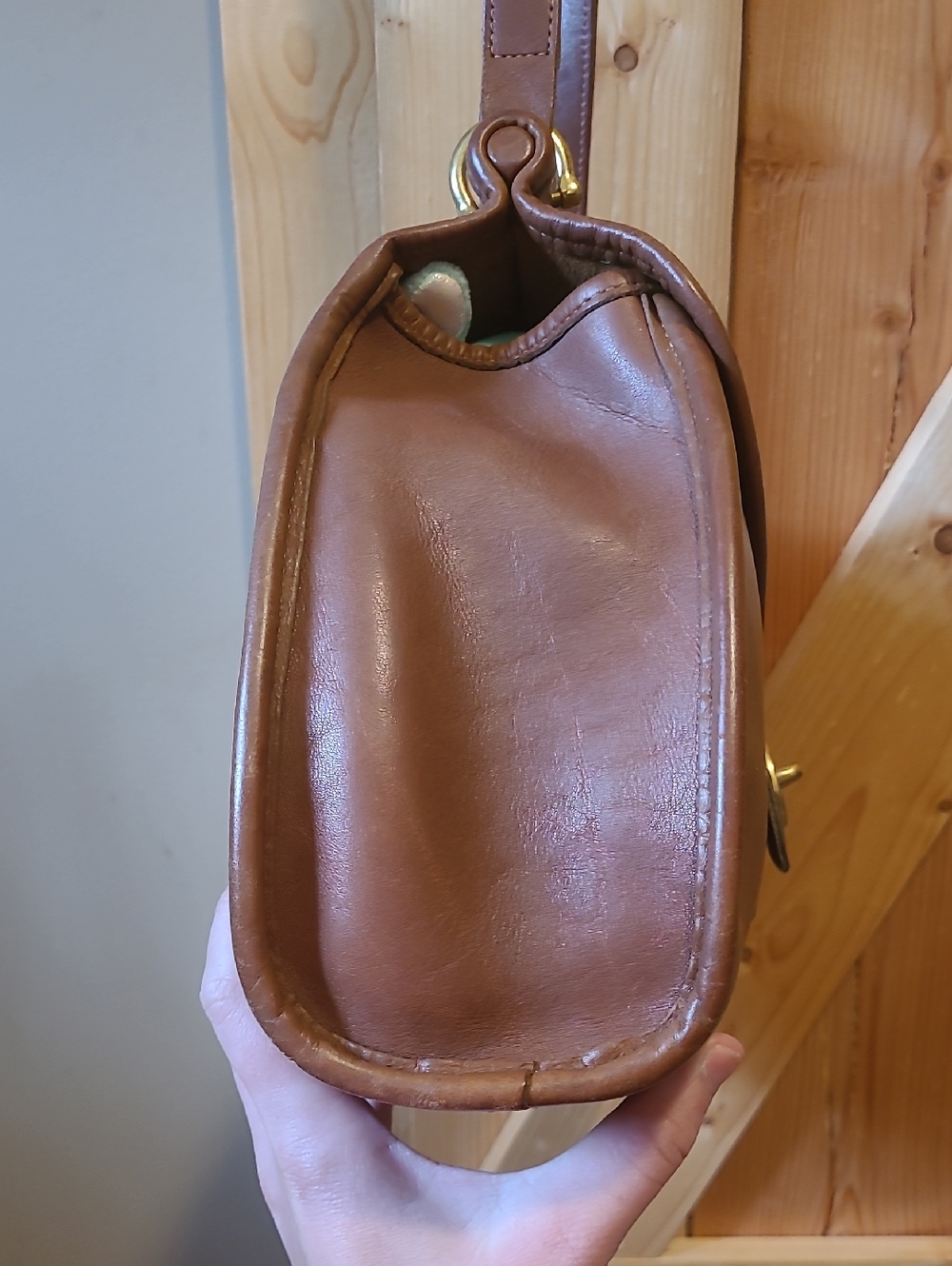 Vintage Coach Logan Leather Crossbody Bag - Picture 4 of 11